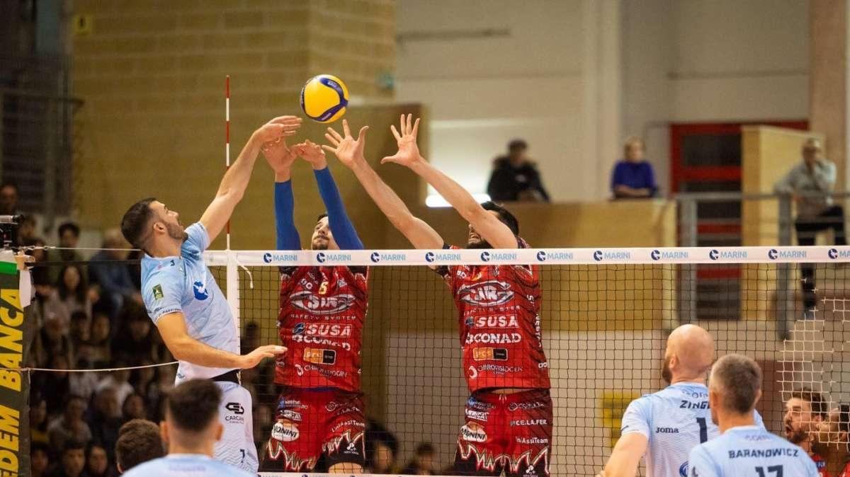 Pallavolo - Cisterna cade in casa contro la capolista Perugia