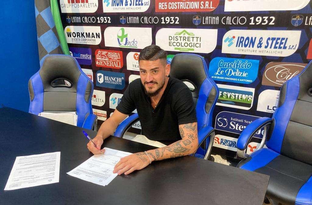UFFICIALE - Latina, preso in prestito il difensore Esposito dal Renate
