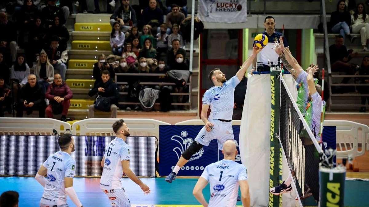 Pallavolo - Cisterna cade contro Monza per mano degli ex Maar e Szwarc