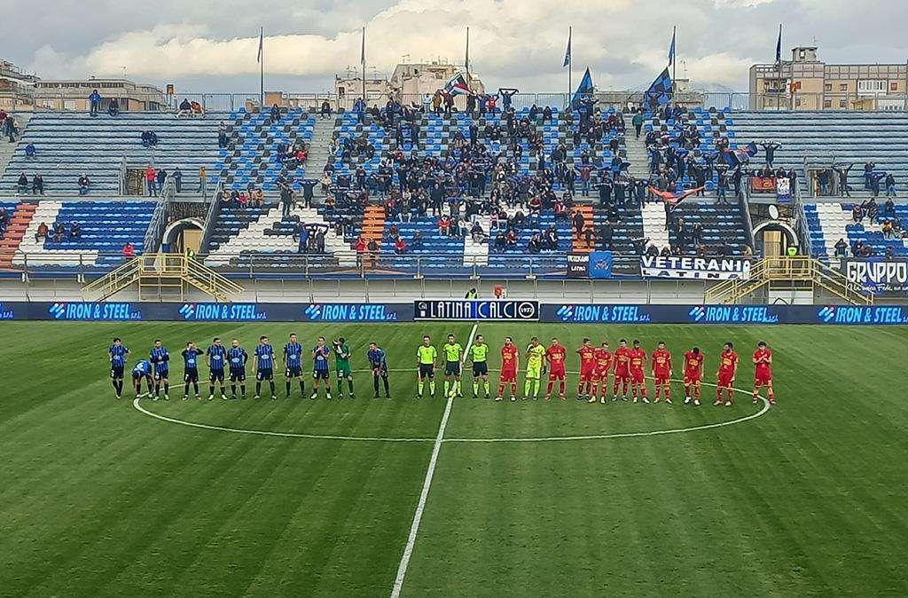 Serie C - Il Latina cade in casa contro il Catanzaro nonostante la prestazione di grinta