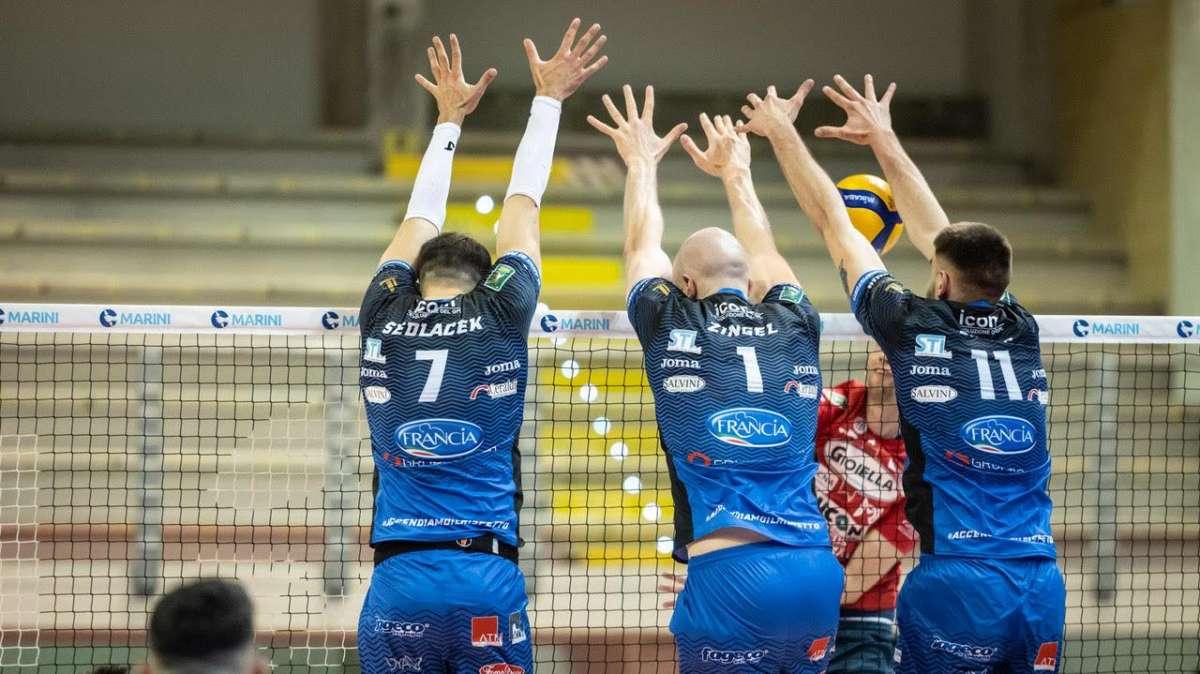 Pallavolo - Cisterna vince contro la Gioiella Prisma Taranto