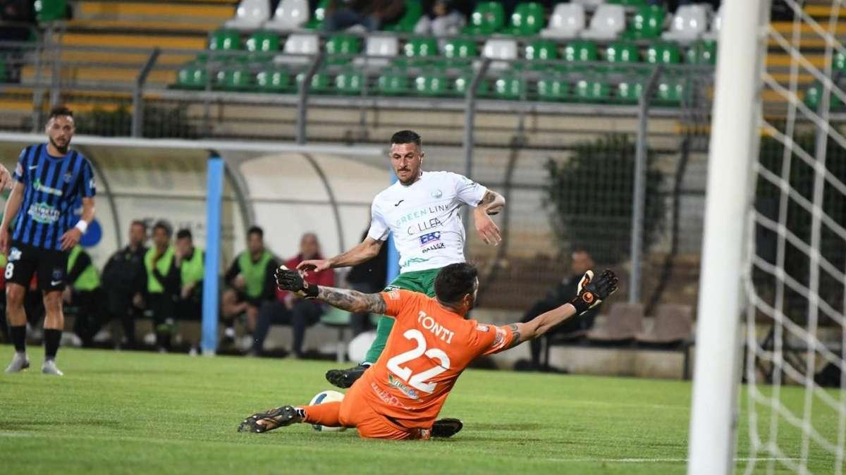 Serie C - Latina, playoff amaro: il Monopoli vince 1-0 tra le polemiche