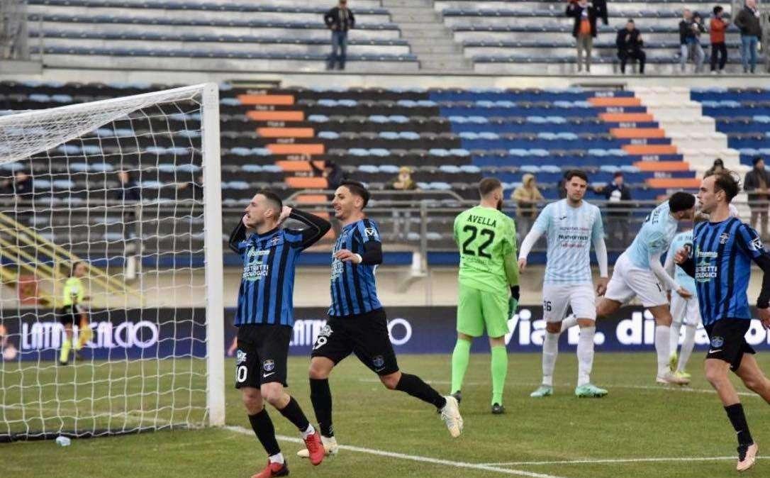 Latina-Virtus Francavilla: bilancio in perfetta parità: i precedenti