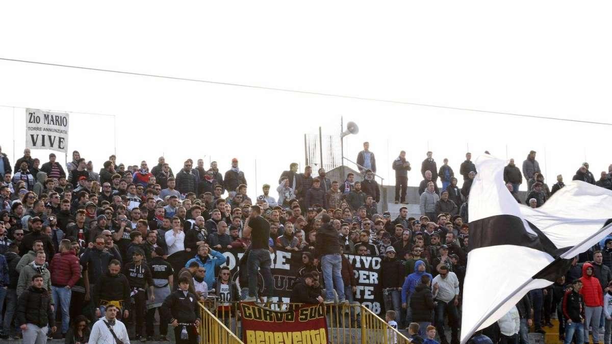 Girone G - L'Arzachena rallenta il Savoia, campani in vetta alla classifica