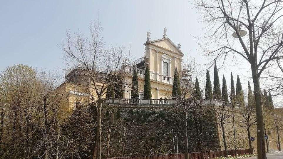 Il Duomo: storia, religione ed architettura di una città...