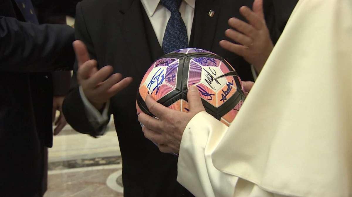 Papa Francesco: Serie B, rinviate gare 34esima giornata 