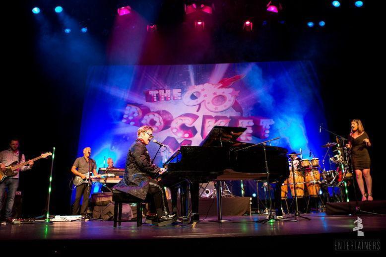 Castiglione, domenica sera in piazza Dallò tribute band Elton John