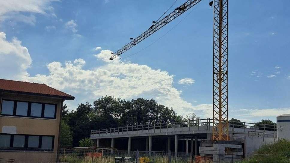 Castiglione, mensa San Pietro: fuori impresa inadempiente, ripartiti i lavori