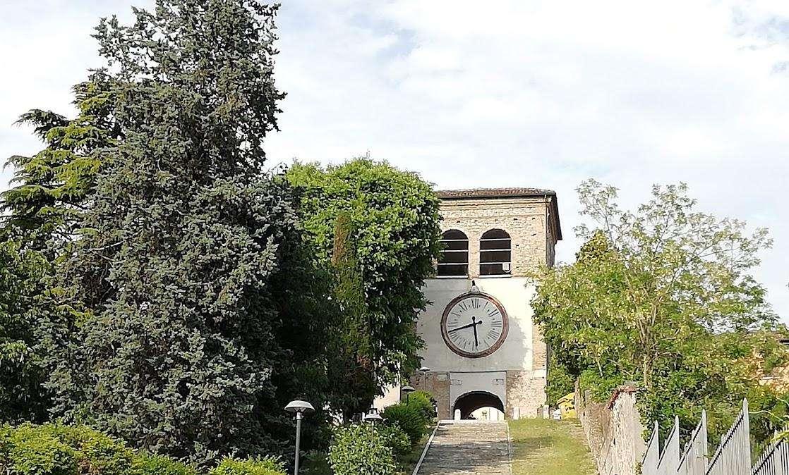 Giornata Mondiale Croce Rossa: Castiglione, 8 maggio Torre Orologio in rosso