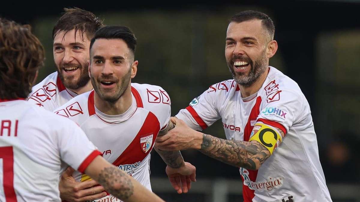 Serie B, Burrai frena: "Grave errore pensare già di averla conquistata"