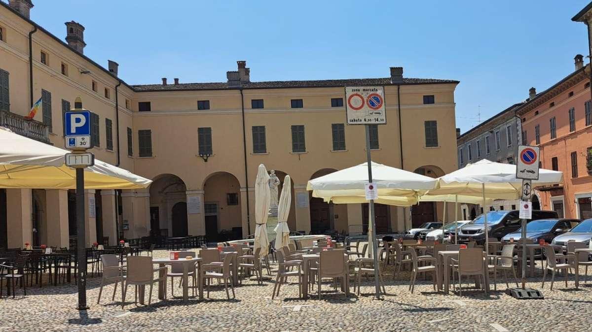 Castiglione, potenziamento illuminazione portici piazza Dallò