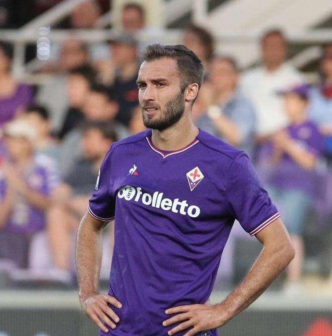 Argentina, l'escluso Pezzella resterà alla Fiorentina. Ma il Betis non fa sconti sul riscatto