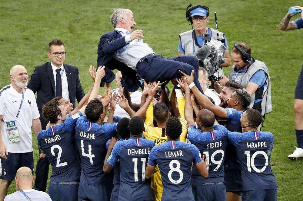 El Pais: "La Francia meticcia alza la Coppa del Mondo"