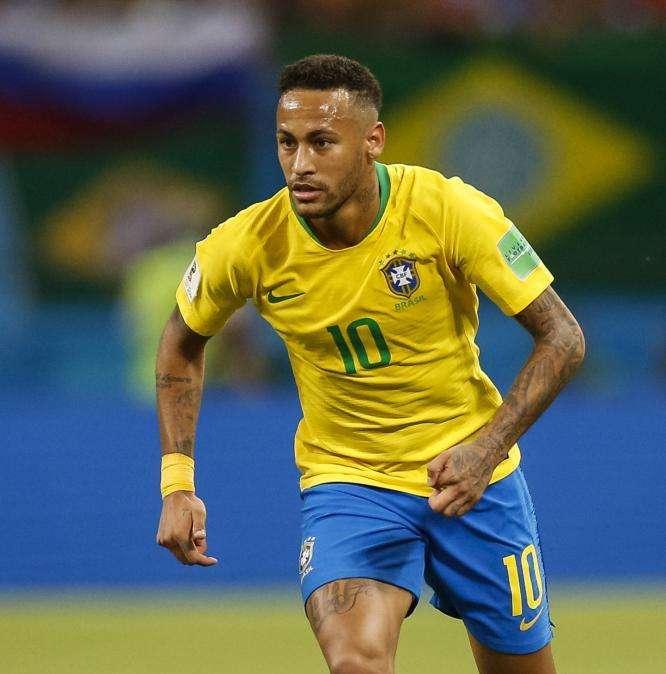 Neymar, messaggio per Rakitic e Mbappé