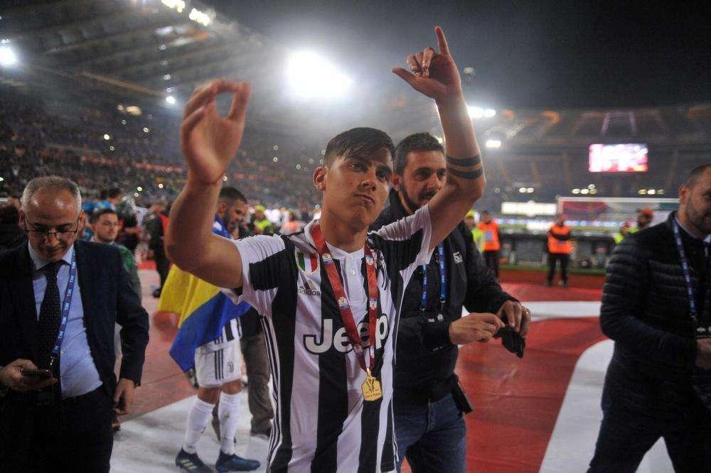 Argentina, Dybala omaggia Buffon: "Mi hai insegnato tanto, mi mancherai"