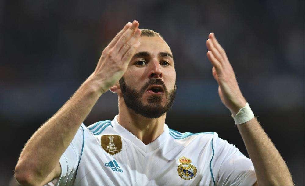 Francia, il Napoli sogna Benzema: l'ostacolo è l'ingaggio