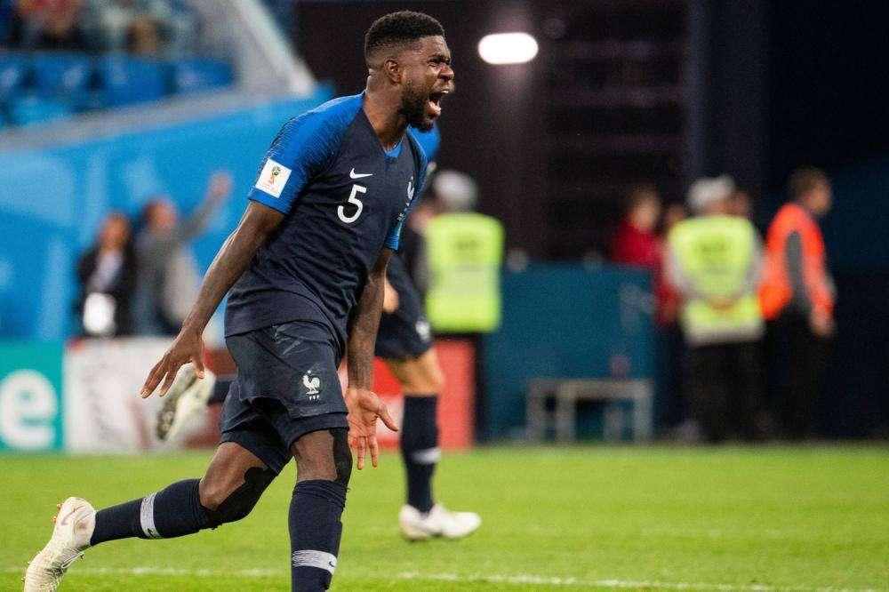 As in prima pagina: "Umtiti porta la Francia in finale e blocca il sogno belga"