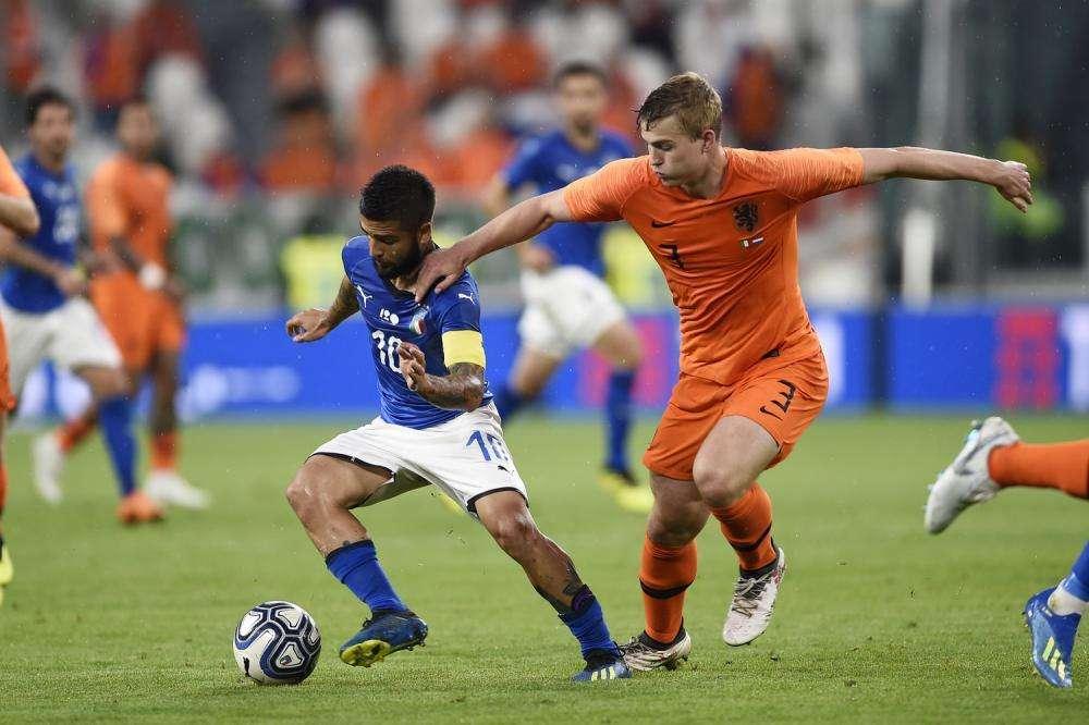 Italia-Olanda finisce 1-1: al gol di Zaza risponde Ake, rosso a Criscito