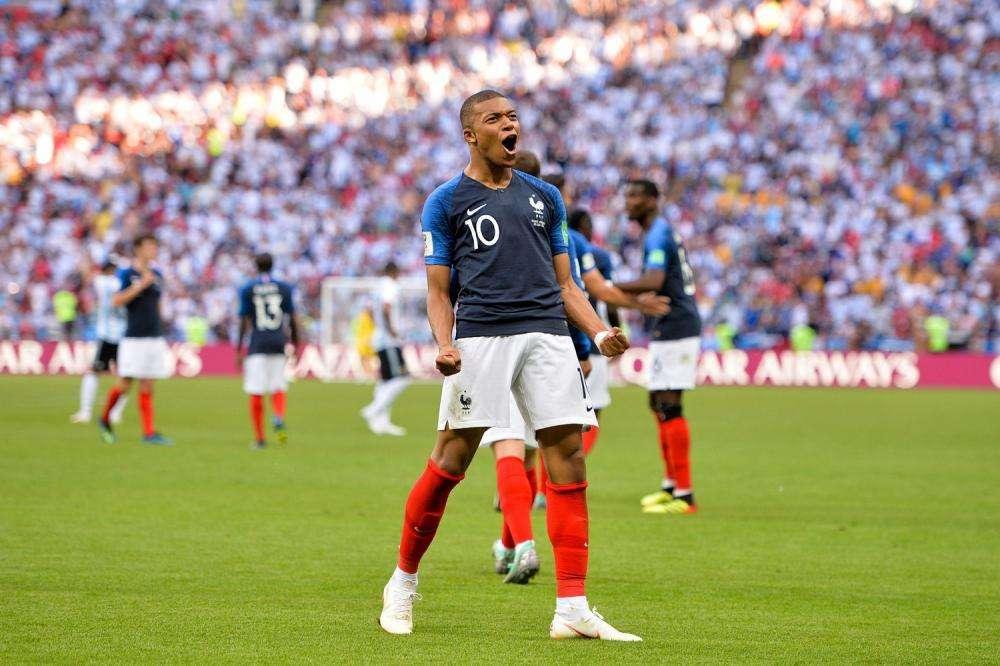 Corriere della Sera: "Mbappè, il bambino della Francia che sogna la vittoria"