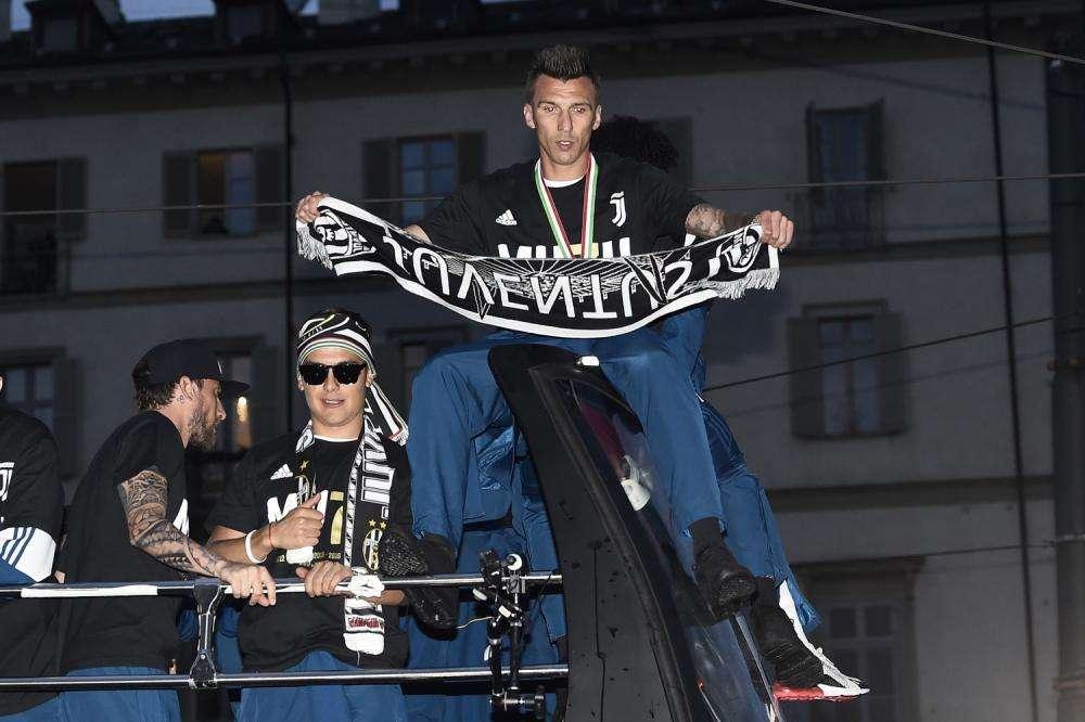 Croazia, Gazzetta promuove Mandzukic: "Apriscatole e leone, dove lo metti sta"