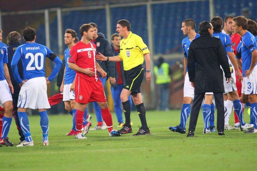 Serbia, Ivanovic supera Stankovic e firma il record: è il giocatore con più caps in nazionale