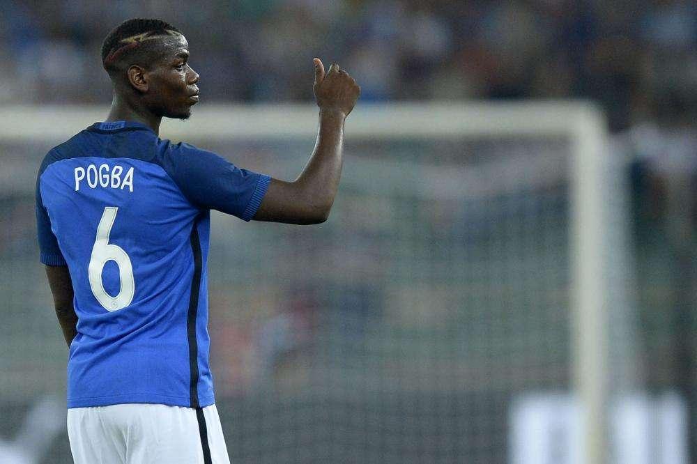 Francia, Pogba può tornare alla Juventus: Raiola sonda il terreno con il Man United per la cessione