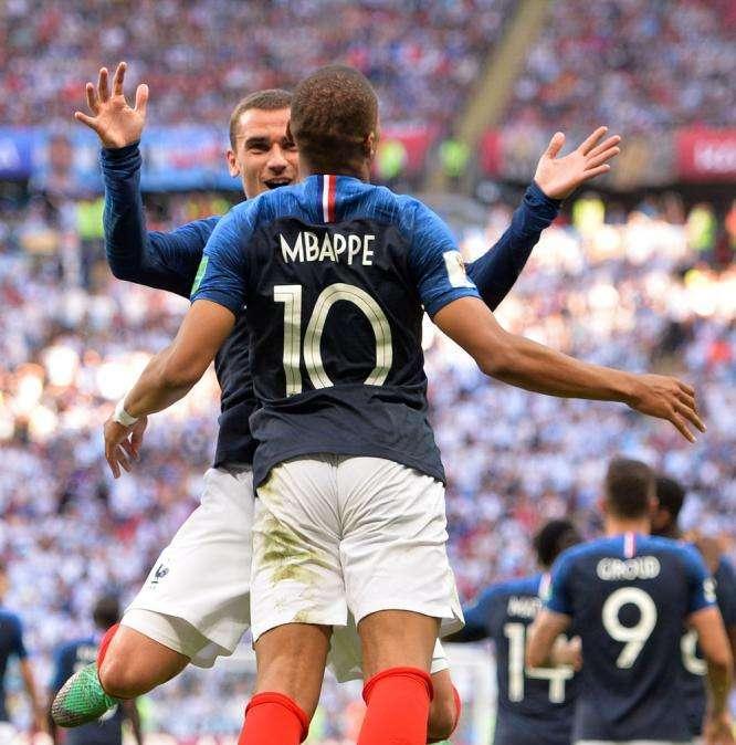 Russia 2018, Francia ai quarti con 4 gol. Finisce il Mondiale dell'Argentina