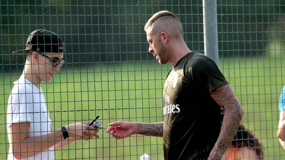Menez punzecchia Berlusconi: "Il Monza è favorito? In campo ci vanno i giocatori, non i milioni"