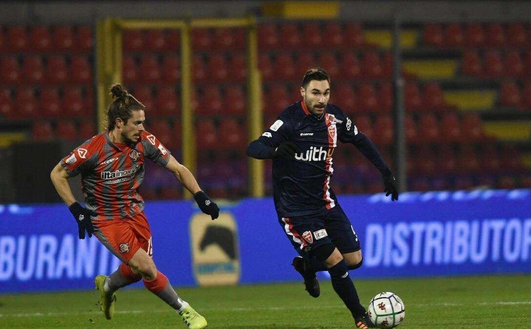 Giudice sportivo: ammenda di 1000€ alla Cremonese e squalifica a Fossati 