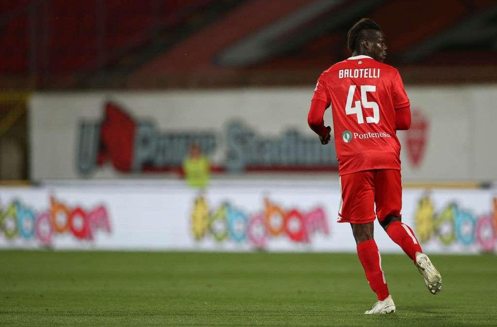 Balotelli sul BLM: "Mi sarei inginocchiato e avrei fatto inginocchiare tutti anche"
