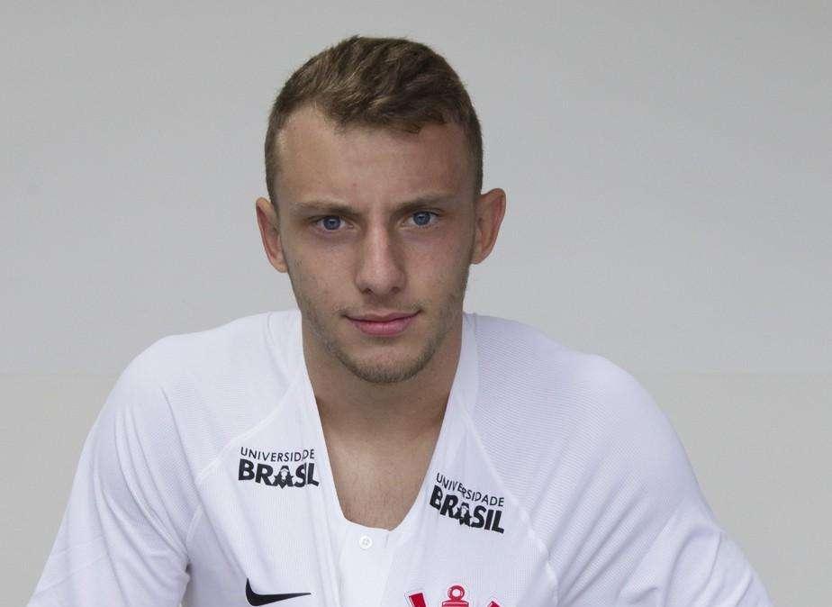 Tmw - Carlos Augusto, frenata del Corinthians. Appuntamento tra due settimane