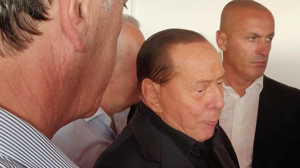 Silvio Berlusconi dimesso dall'ospedale