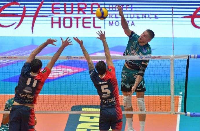 Vincitore Superlega, i bookmakers litigano fra Sir e Lube. il Monza battaglia con Verona