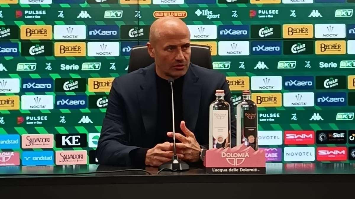 Mister Bianco in conferenza stampa: "Vietato farsi condizionare dall'esterno e ora..."