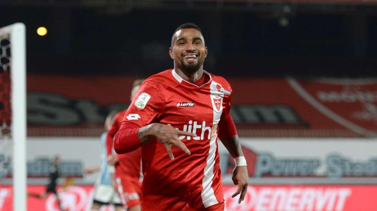 Boateng: "Vittoria di gruppo, dai bagai! L'età è solo un numero"