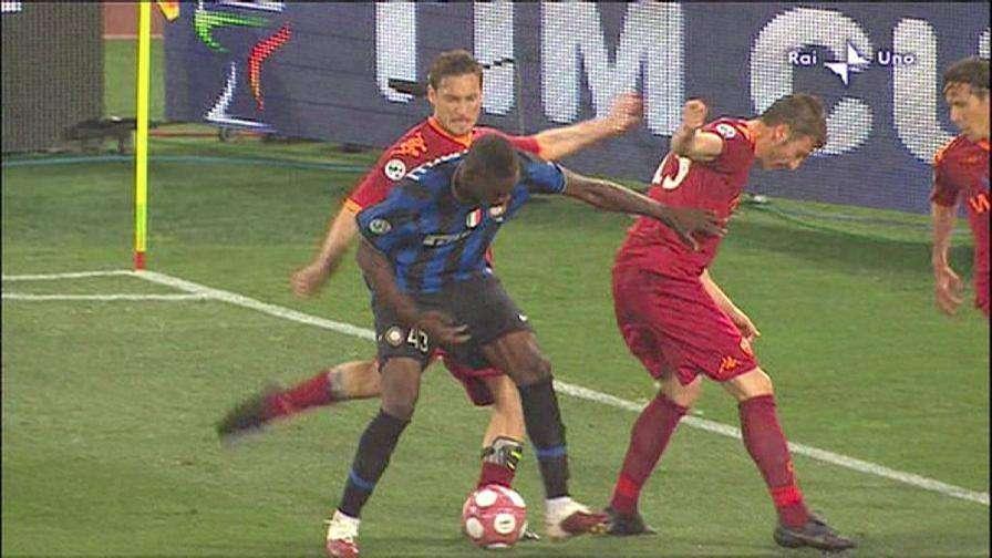 Totti: "Calcio a Balotelli? E' stato un brutto gesto"