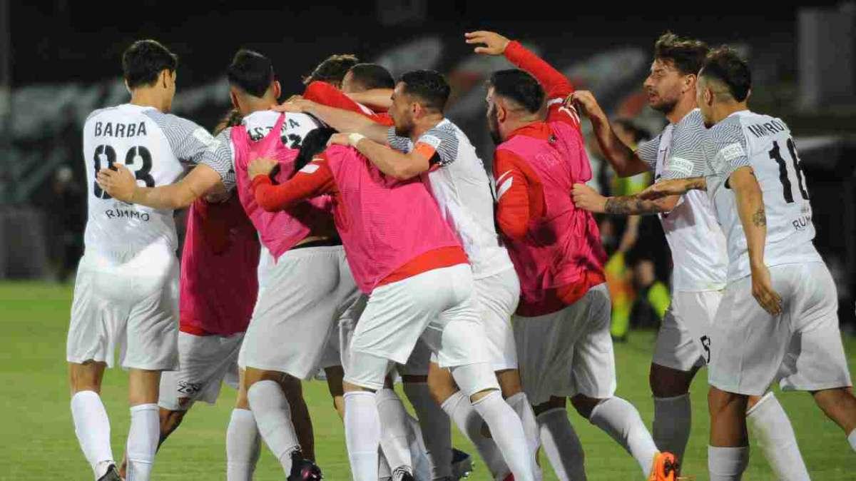 Serie B, playoff - Colpaccio Benevento, Ascoli eliminato: decide Lapadula 
