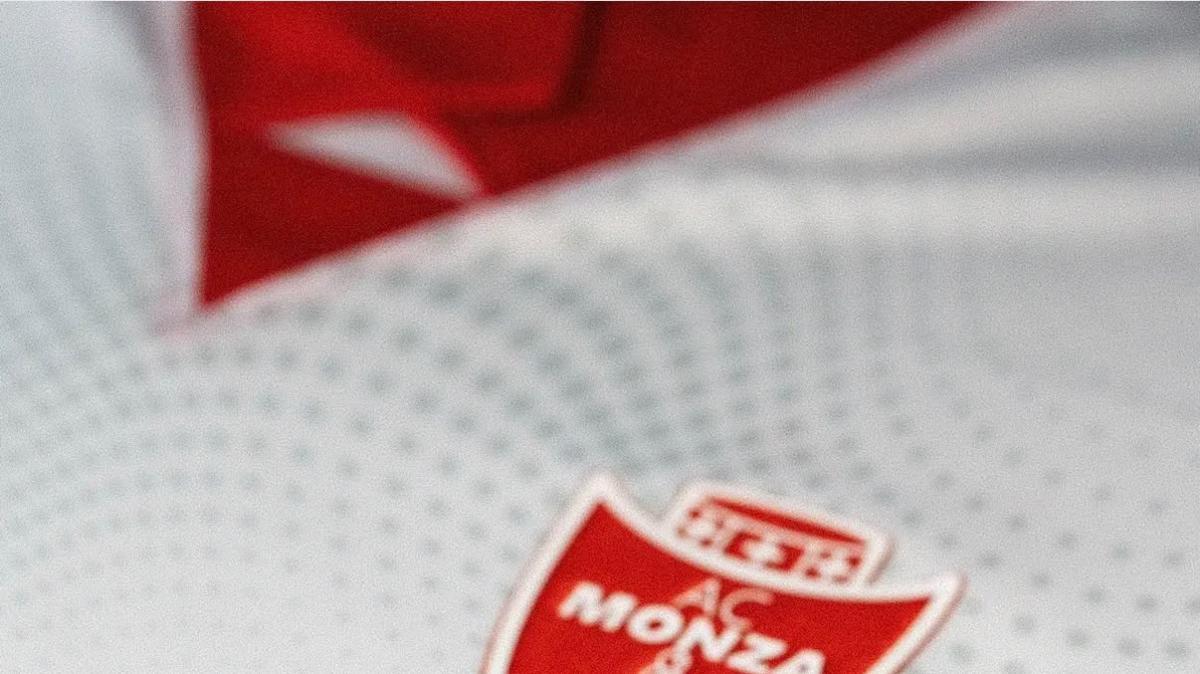 Monza, all’asta le maglie celebrative per i 114 anni di storia
