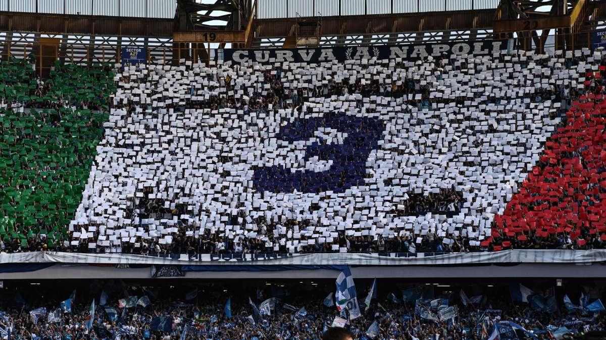 Biglietti curva Napoli: rimessi in vendita per i non residenti in Campania