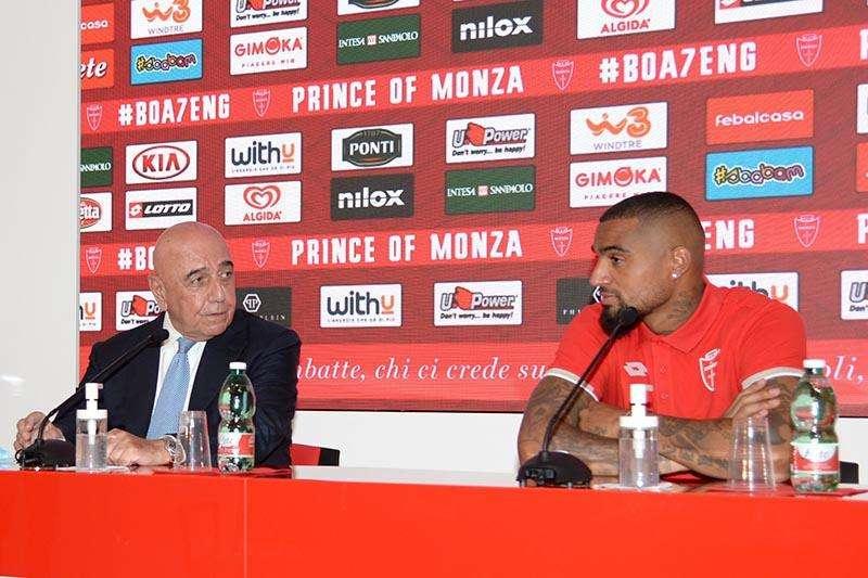 Galliani presenta Boateng: "Prince è un amore antico. Marin sta facendo le visite"