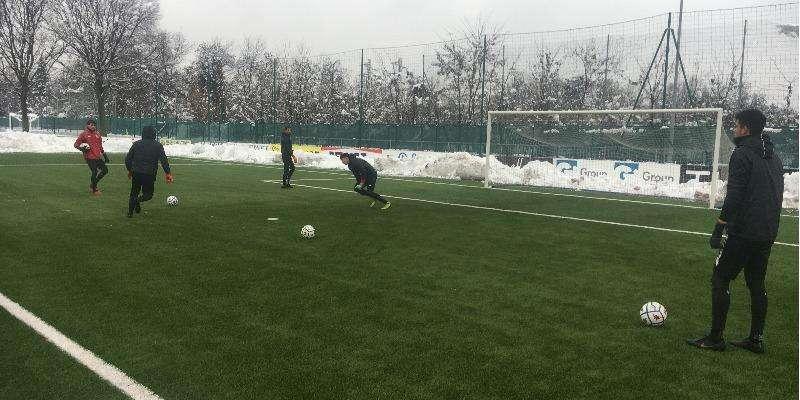 Tutti a Monzello, anzi no. La neve odierna porta il Monza in palestra, solo i portieri in campo