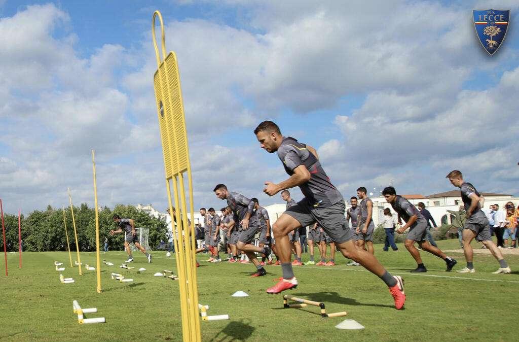 Lecce, allenamento mattutino: a parte Tuia, si ferma Paganini