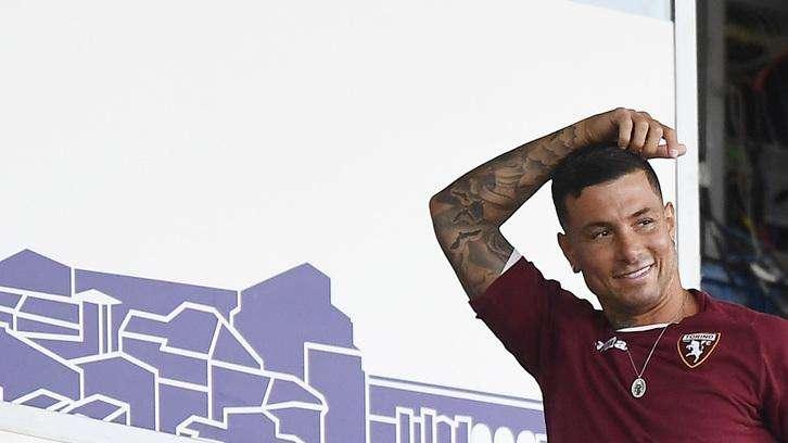 TS - Galliani annuncia Izzo dalla finestra