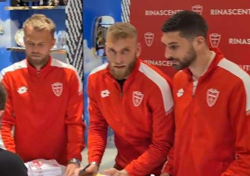 Un bagno di folla: ecco come sono andati gli appuntamenti con i biancorossi...