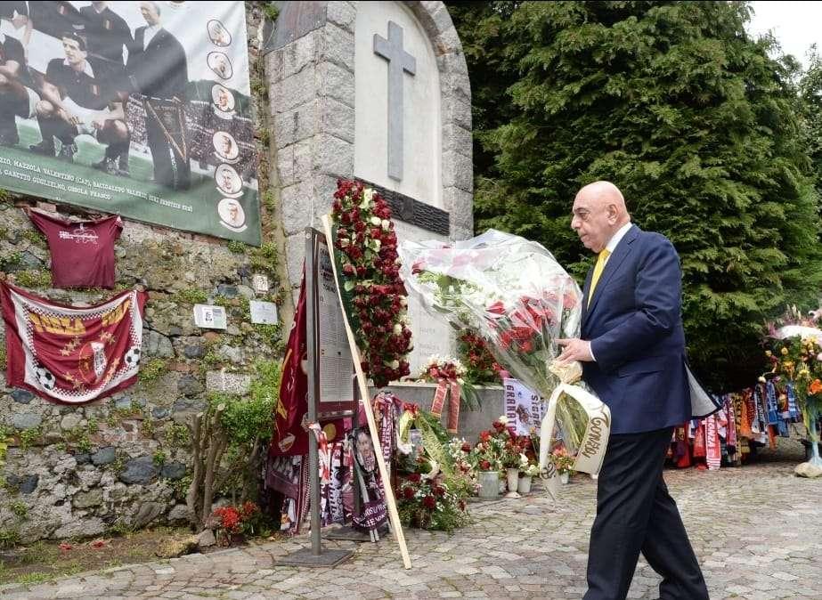 Galliani a Superga per onorare...