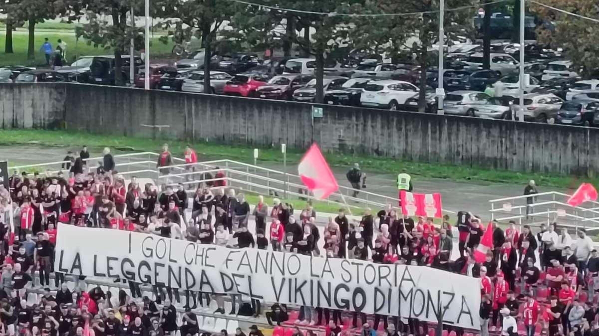 Uno striscione della CDP per Christian Gytkjær