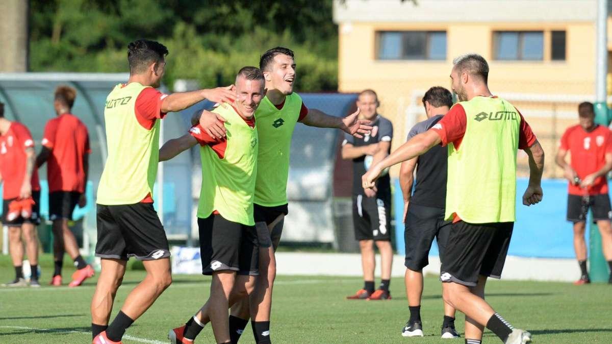 FOTO - Le prima immagini del ritorno in campo del Monza