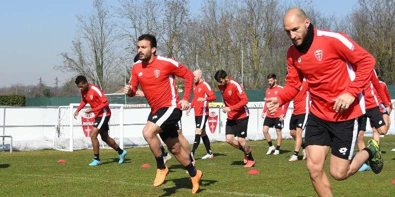 Allenamento mattutino: in quattro saltano la seduta