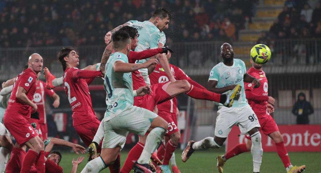 Marelli: "Il gol di Acerbi andava convalidato. Ma c'era anche un rigore per il Monza"