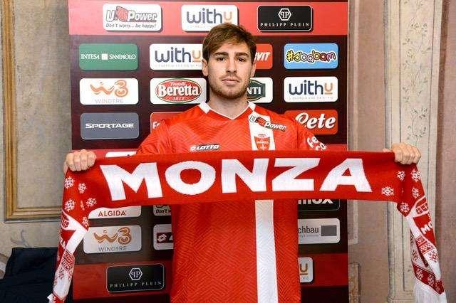 Ricci: "Società ambiziosa, ho una grande carica, non vedo l'ora di scendere in campo"